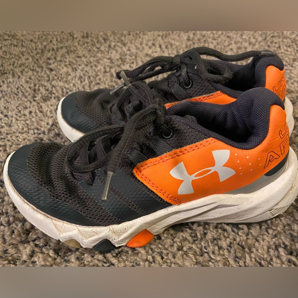 Boys Under Armour Tennis Shoes, Size 12K, Charcoal Gray and Neon Orange